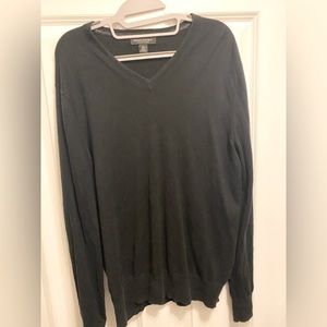 Banana Republic V-neck cashmere sweater - Size: Large